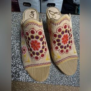Sam Edelman Floral Embroidered Tan Mules. Never Worn!! BRAND NEW!!!